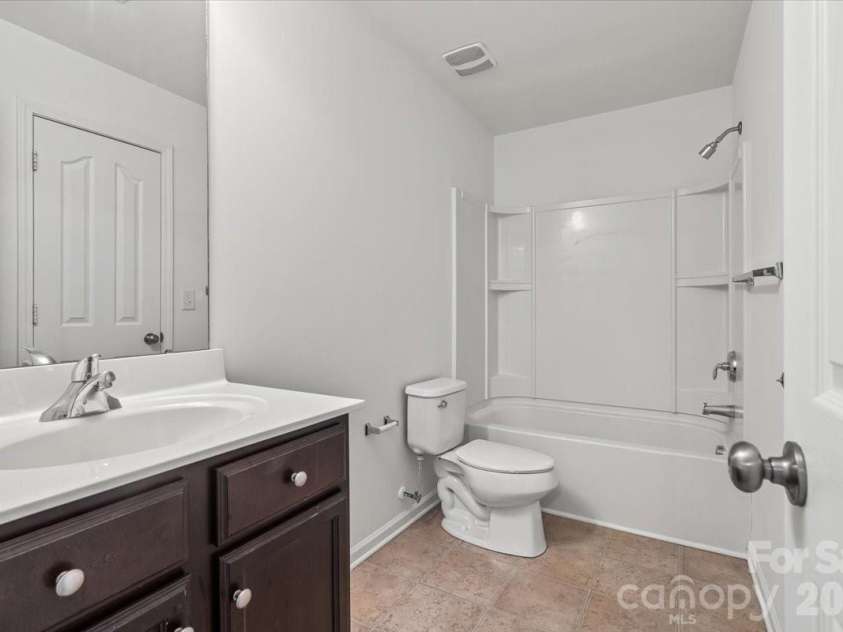 5229 Hawkins Meadow Court, Charlotte, NC 28213.  MLS# CAR4388106, YatesRealty ID 27417. 