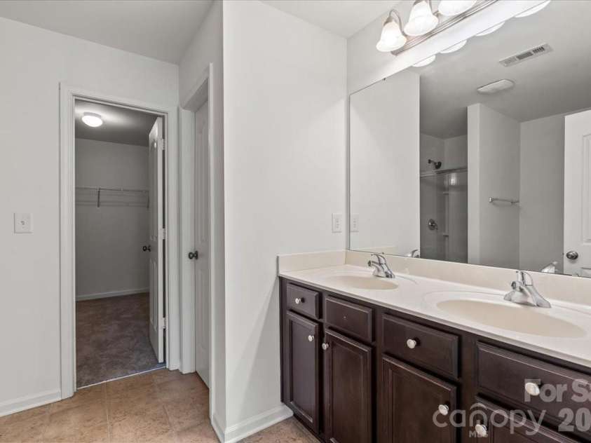 5229 Hawkins Meadow Court, Charlotte, NC 28213.  MLS# CAR4388106, YatesRealty ID 27417. 