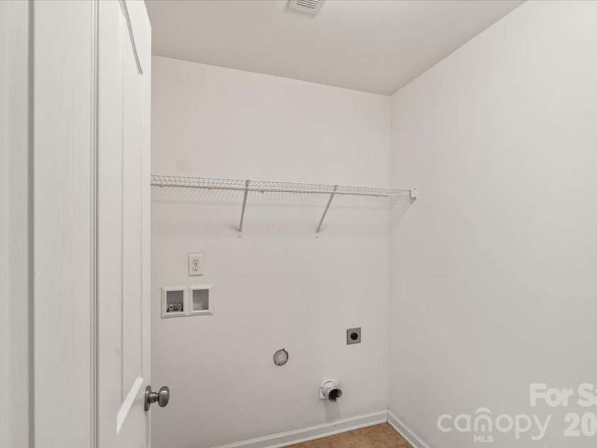 5229 Hawkins Meadow Court, Charlotte, NC 28213.  MLS# CAR4388106, YatesRealty ID 27417. 