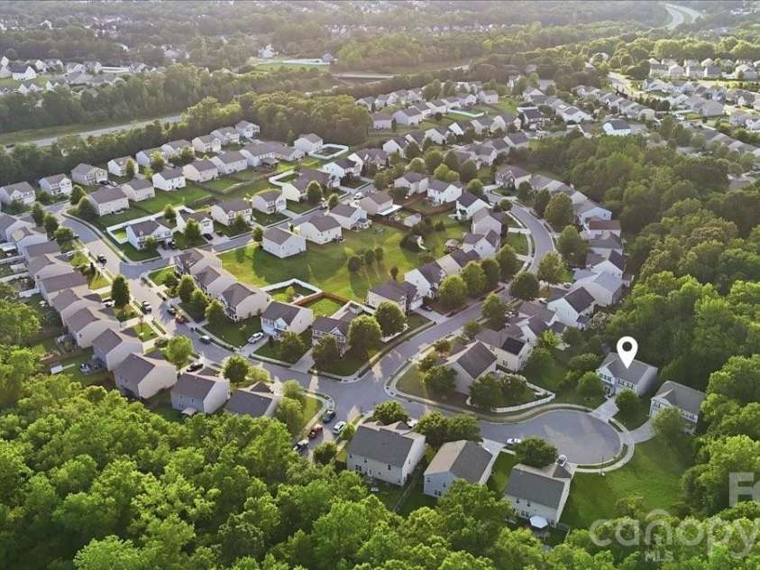 5229 Hawkins Meadow Court, Charlotte, NC 28213.  MLS# CAR4388106, YatesRealty ID 27417. 