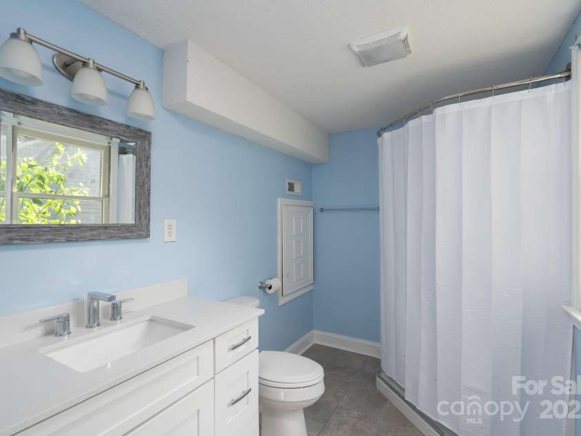 19017 Kailua Circle, Tega Cay, SC 29708.  MLS# CAR4278757, YatesRealty ID 27419. 