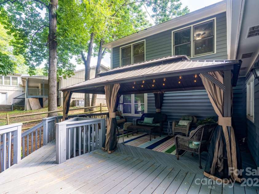 19017 Kailua Circle, Tega Cay, SC 29708.  MLS# CAR4278757, YatesRealty ID 27419. 