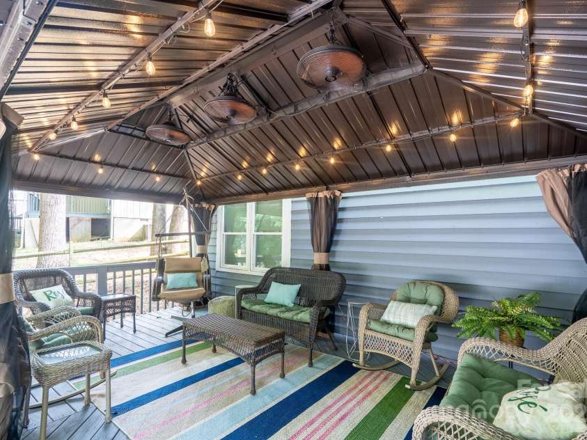 19017 Kailua Circle, Tega Cay, SC 29708.  MLS# CAR4278757, YatesRealty ID 27419. 