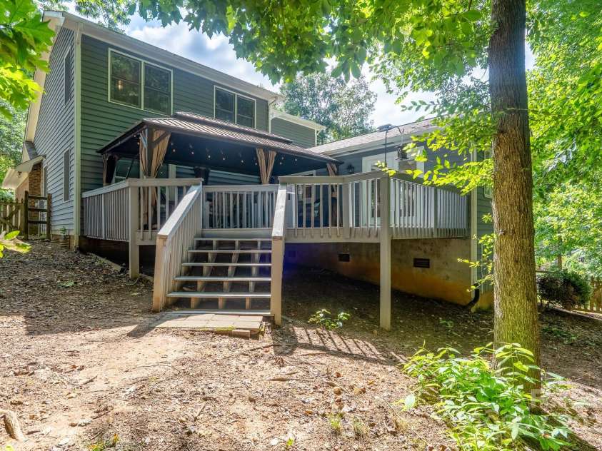 19017 Kailua Circle, Tega Cay, SC 29708.  MLS# CAR4278757, YatesRealty ID 27419. 