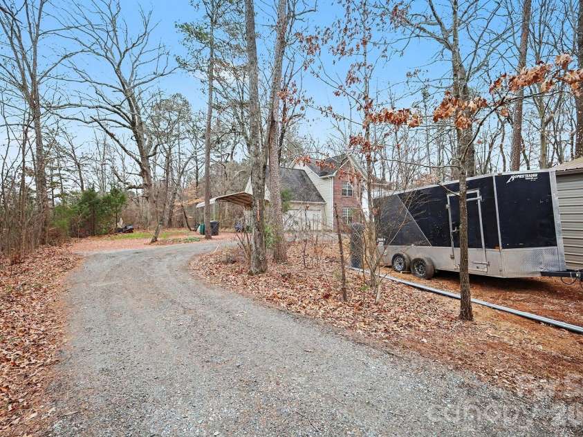 1010 James Street, Charlotte, NC 28216.  MLS# CAR4340340, YatesRealty ID 2742. 