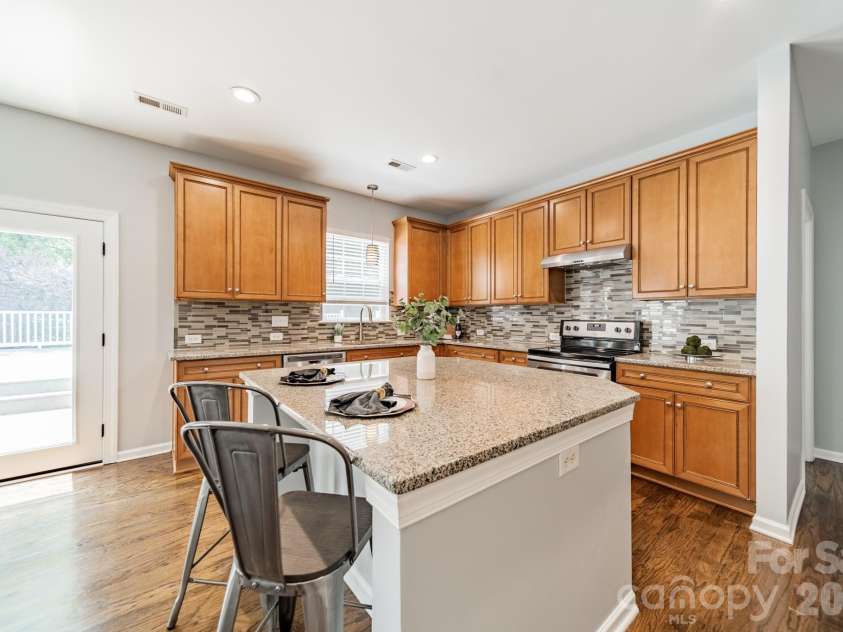 1109 Cooper Lane, Indian Trail, NC 28079.  MLS# CAR4384307, YatesRealty ID 27420. Kitchen Island