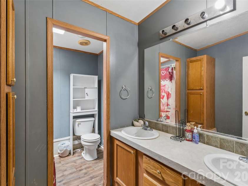 235 Misty Lane, Kannapolis, NC 28081.  MLS# CAR4387410, YatesRealty ID 27422. Bathroom2