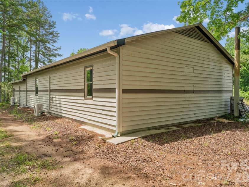 235 Misty Lane, Kannapolis, NC 28081.  MLS# CAR4387410, YatesRealty ID 27422. Hanger-Backside