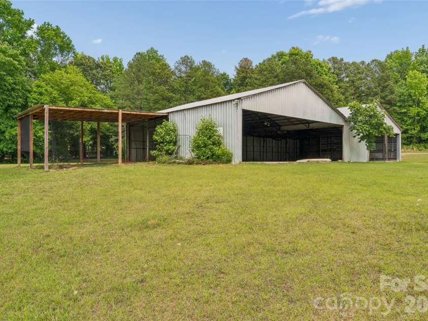235 Misty Lane, Kannapolis, NC 28081.  MLS# CAR4387410, YatesRealty ID 27422. Hanger-Fron2