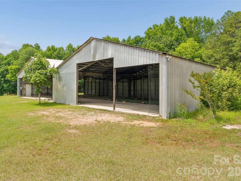 235 Misty Lane, Kannapolis, NC 28081.  MLS# CAR4387410, YatesRealty ID 27422. Hanger-Front