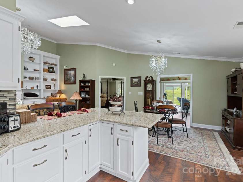 4B Heather Way, Candler, NC 28715.  MLS# CAR4258512, YatesRealty ID 27422. 