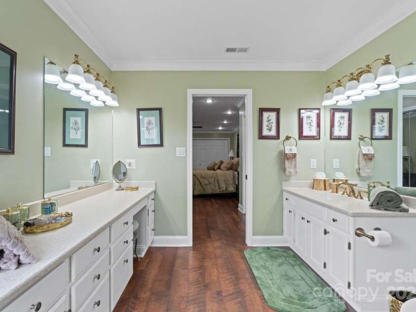 4B Heather Way, Candler, NC 28715.  MLS# CAR4258512, YatesRealty ID 27422. 