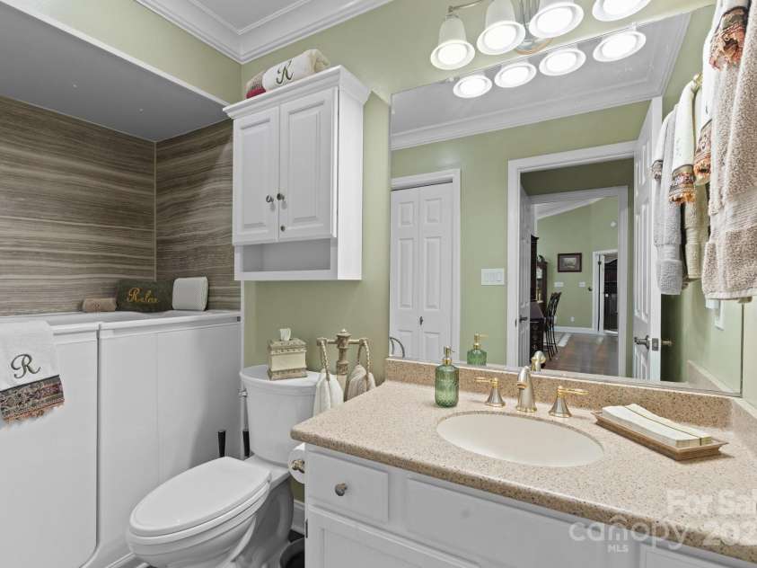 4B Heather Way, Candler, NC 28715.  MLS# CAR4258512, YatesRealty ID 27422. 