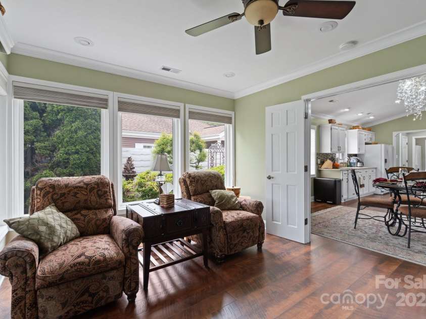4B Heather Way, Candler, NC 28715.  MLS# CAR4258512, YatesRealty ID 27422. 