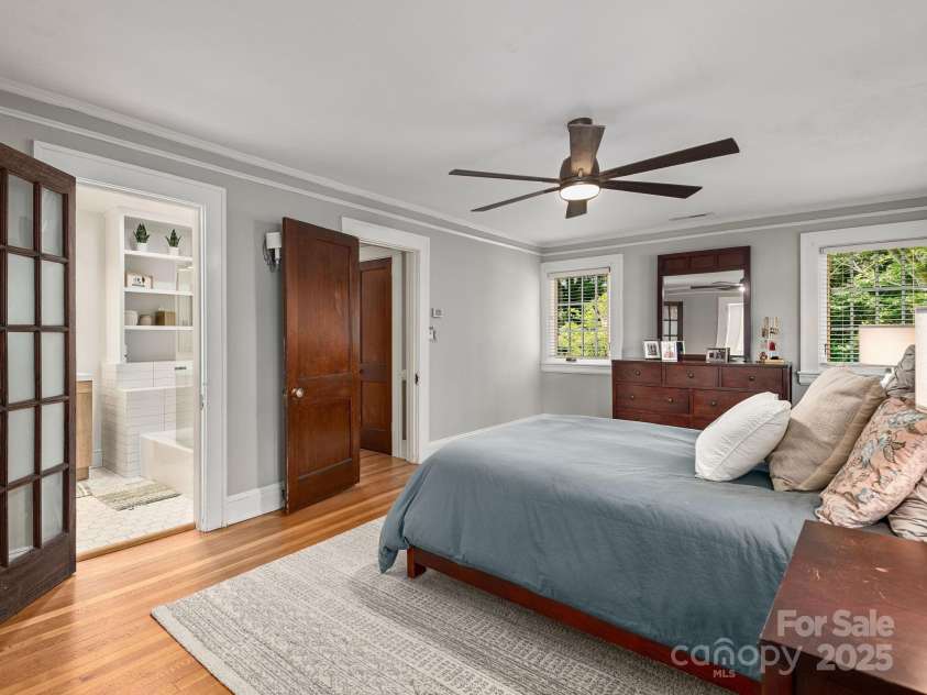 17 Marlborough Road, Asheville, NC 28804.  MLS# CAR4275468, YatesRealty ID 27423. Primary with en-suite bathroom