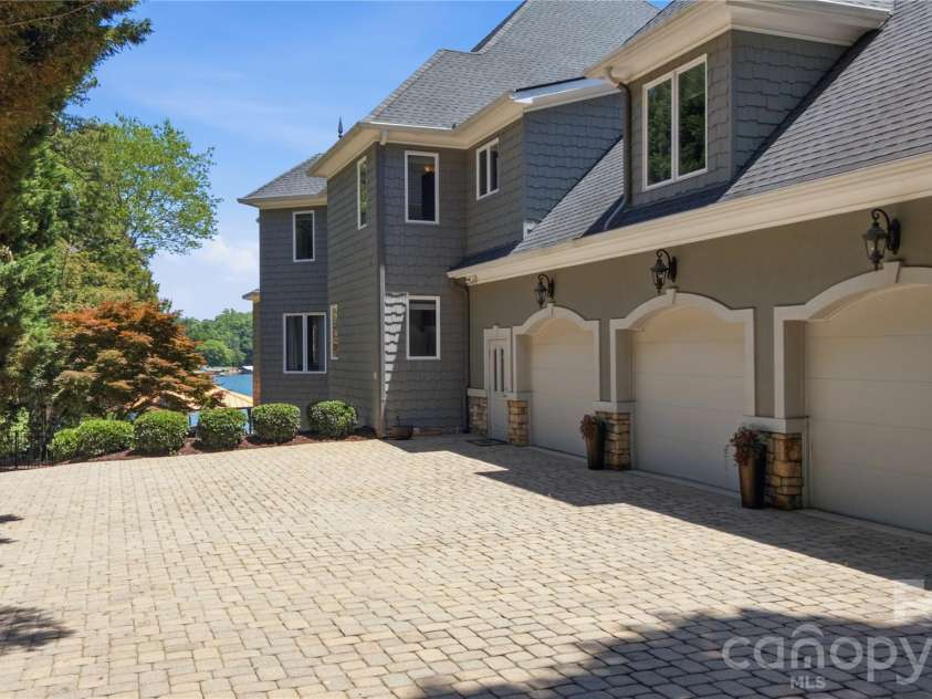 4828 Burton Lane, Denver, NC 28037.  MLS# CAR4385102, YatesRealty ID 27423. 