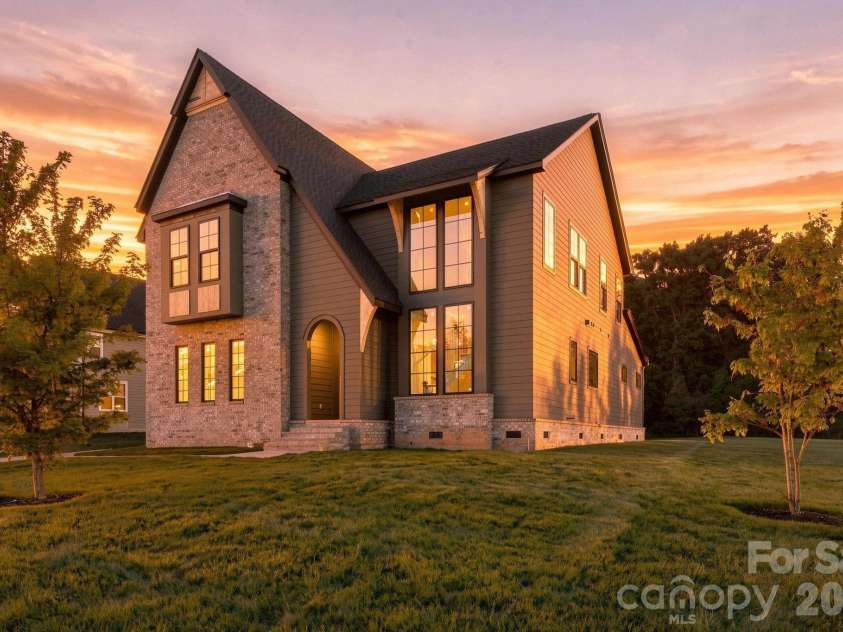 3759 Old Village Drive, Maiden, NC 28650.  MLS# CAR4421613, YatesRealty ID 27424. 