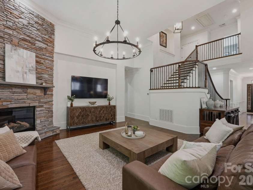 221 Glenmoor Drive, Waxhaw, NC 28173.  MLS# CAR4385610, YatesRealty ID 27425. 