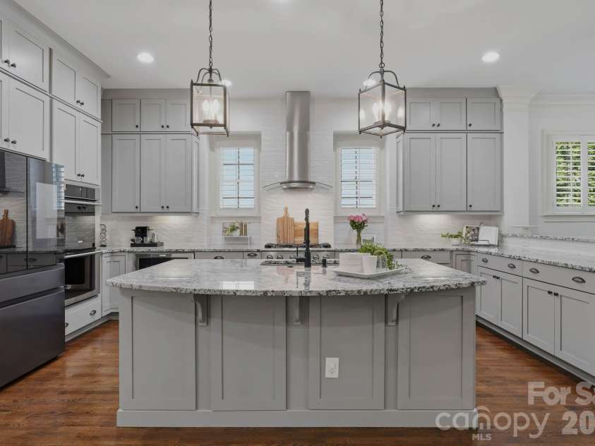 221 Glenmoor Drive, Waxhaw, NC 28173.  MLS# CAR4385610, YatesRealty ID 27425. 