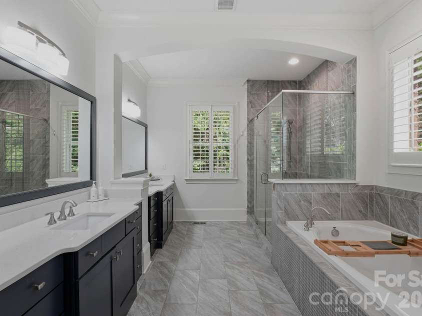 221 Glenmoor Drive, Waxhaw, NC 28173.  MLS# CAR4385610, YatesRealty ID 27425. 