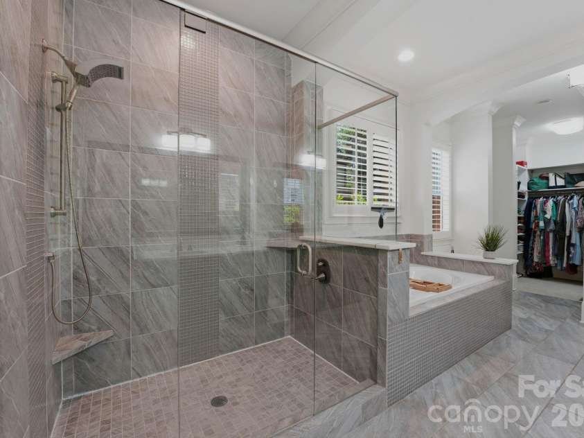221 Glenmoor Drive, Waxhaw, NC 28173.  MLS# CAR4385610, YatesRealty ID 27425. 