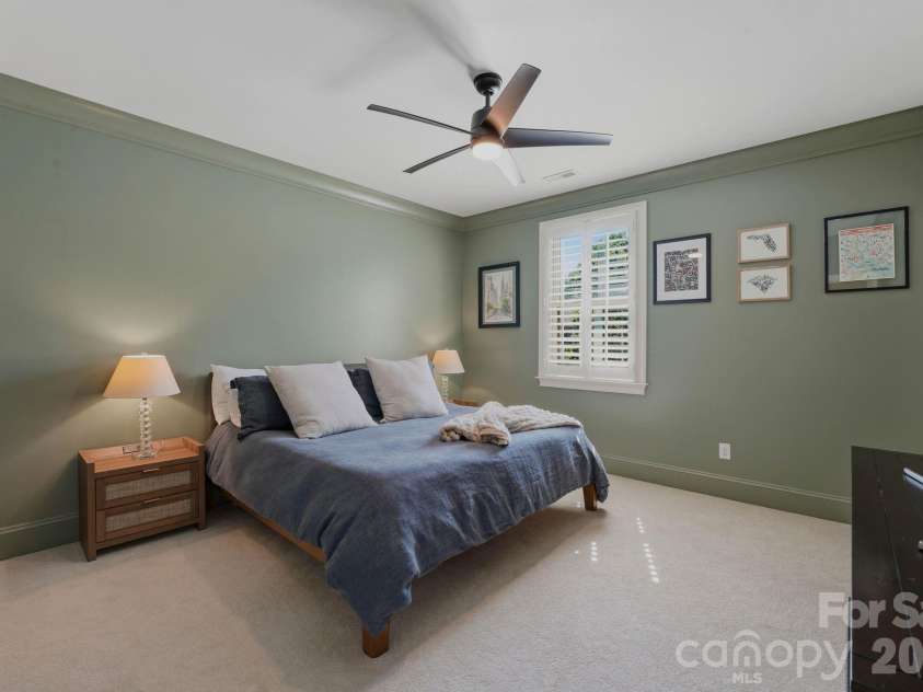 221 Glenmoor Drive, Waxhaw, NC 28173.  MLS# CAR4385610, YatesRealty ID 27425. 