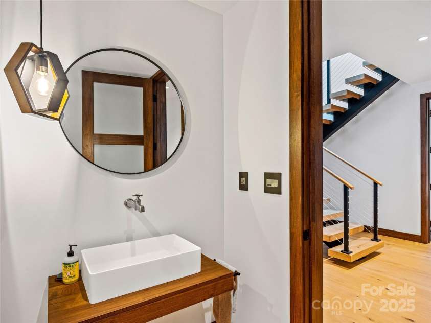 30 Banks Lane, Brevard, NC 28712.  MLS# CAR4283039, YatesRealty ID 27426. 