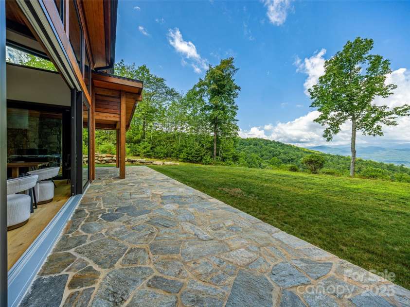 30 Banks Lane, Brevard, NC 28712.  MLS# CAR4283039, YatesRealty ID 27426. 