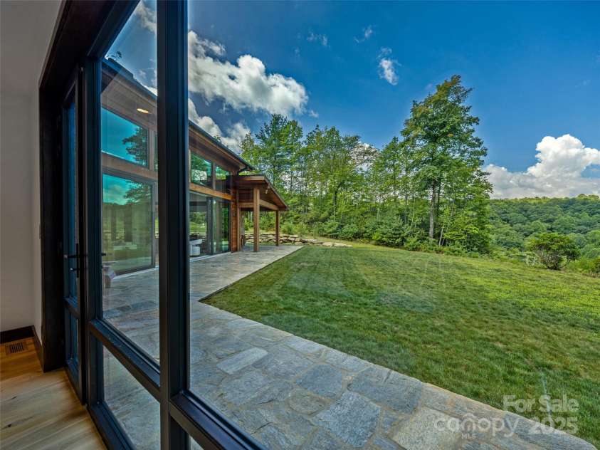 30 Banks Lane, Brevard, NC 28712.  MLS# CAR4283039, YatesRealty ID 27426. 
