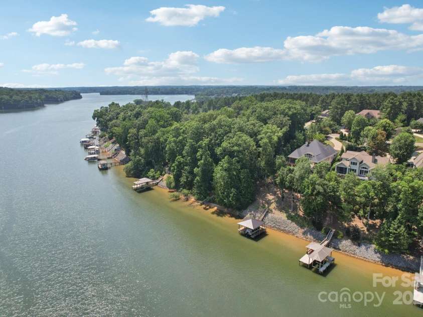3229 Lake Pointe Drive, Belmont, NC 28012.  MLS# CAR4277223, YatesRealty ID 27427. 