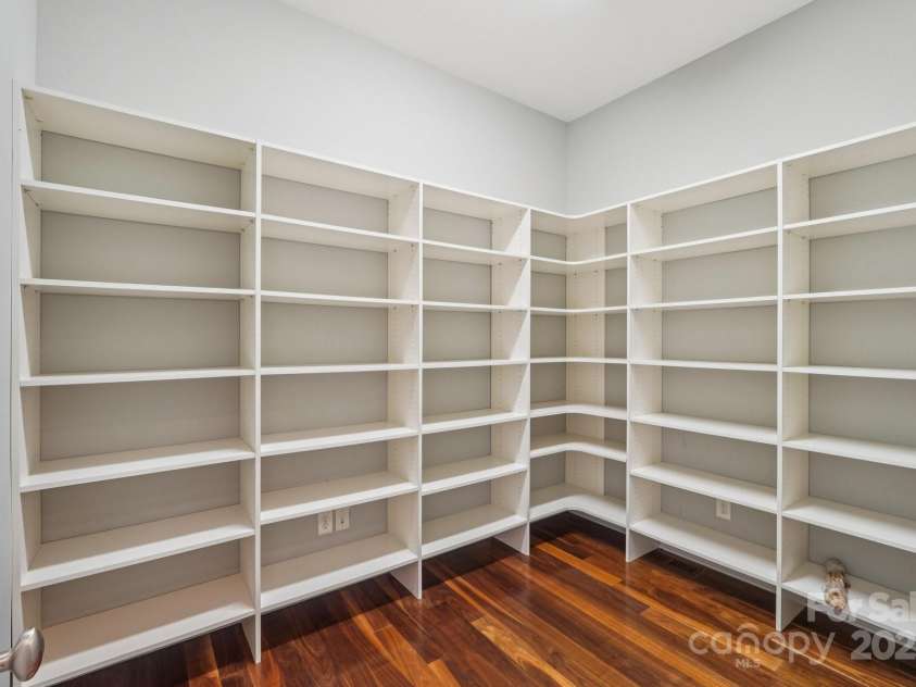 3229 Lake Pointe Drive, Belmont, NC 28012.  MLS# CAR4277223, YatesRealty ID 27427. Huge pantry