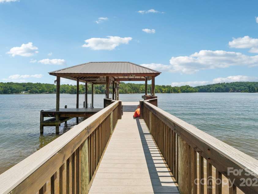 3229 Lake Pointe Drive, Belmont, NC 28012.  MLS# CAR4277223, YatesRealty ID 27427. Main channel deep water