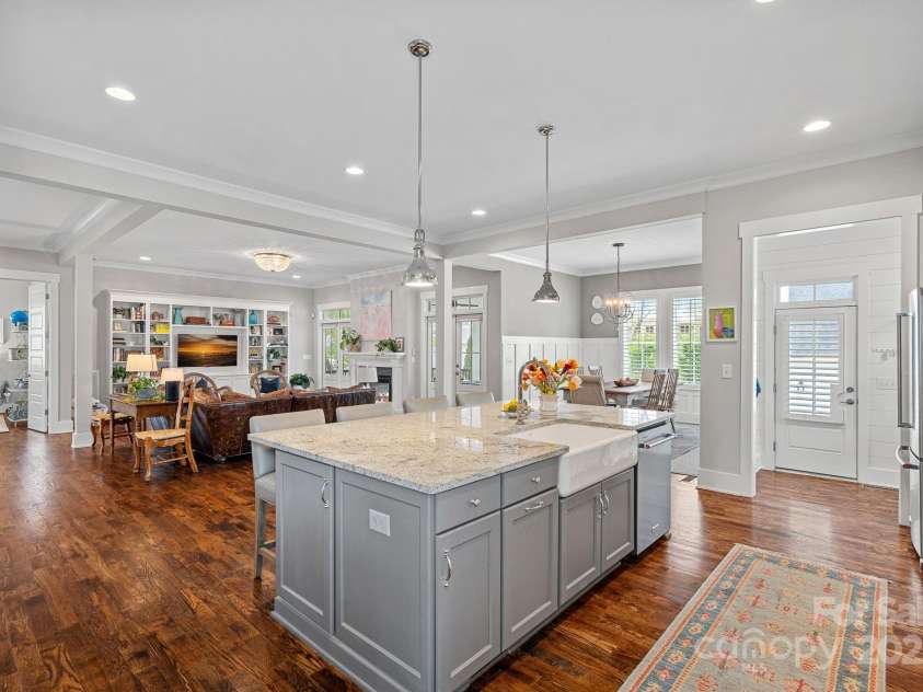 309 Catawba Avenue, Davidson, NC 28036.  MLS# CAR4249657, YatesRealty ID 27428. 