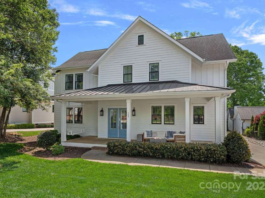 309 Catawba Avenue, Davidson, NC 28036.  MLS# CAR4249657, YatesRealty ID 27428. 