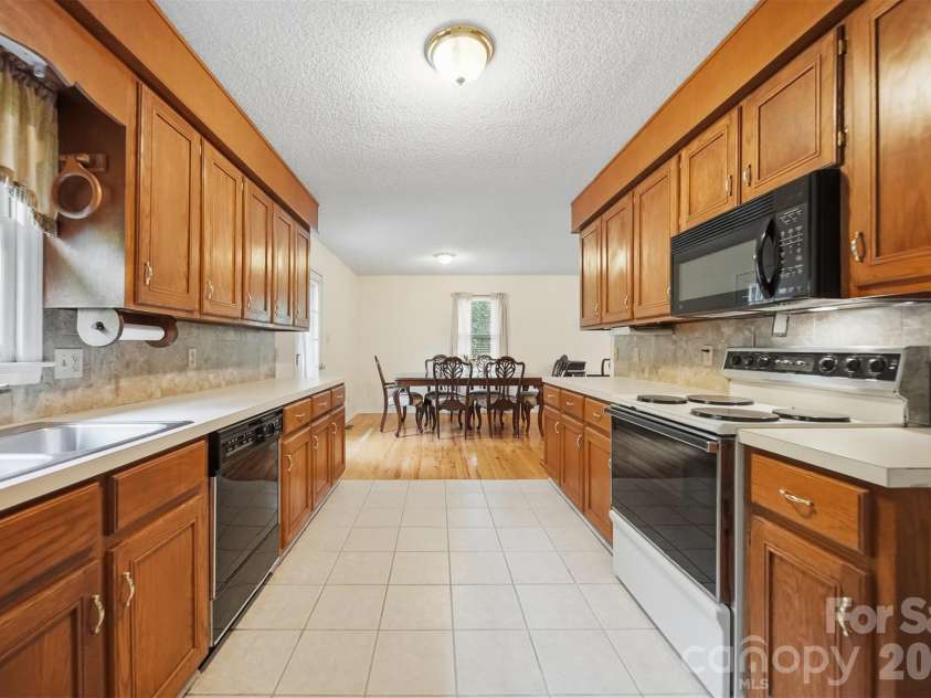 3882 Shadowood Drive, Morganton, NC 28655.  MLS# CAR4344277, YatesRealty ID 27428. 