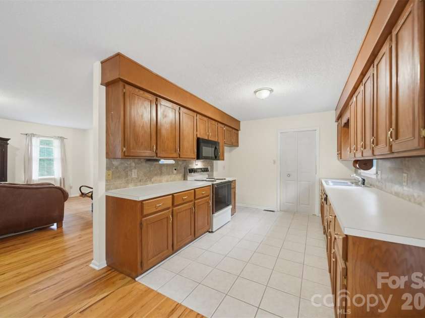 3882 Shadowood Drive, Morganton, NC 28655.  MLS# CAR4344277, YatesRealty ID 27428. 