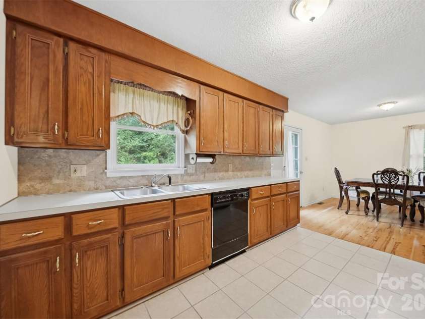 3882 Shadowood Drive, Morganton, NC 28655.  MLS# CAR4344277, YatesRealty ID 27428. 