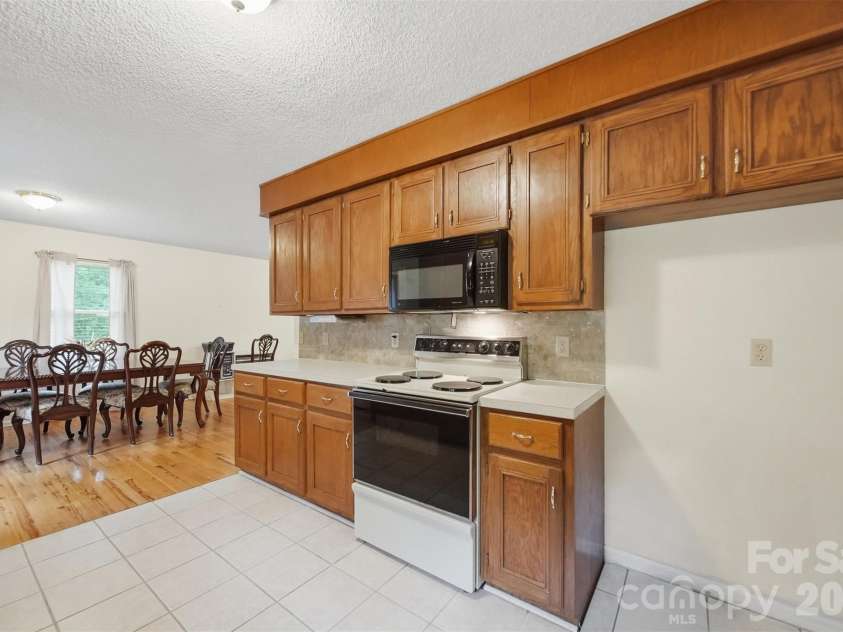 3882 Shadowood Drive, Morganton, NC 28655.  MLS# CAR4344277, YatesRealty ID 27428. 