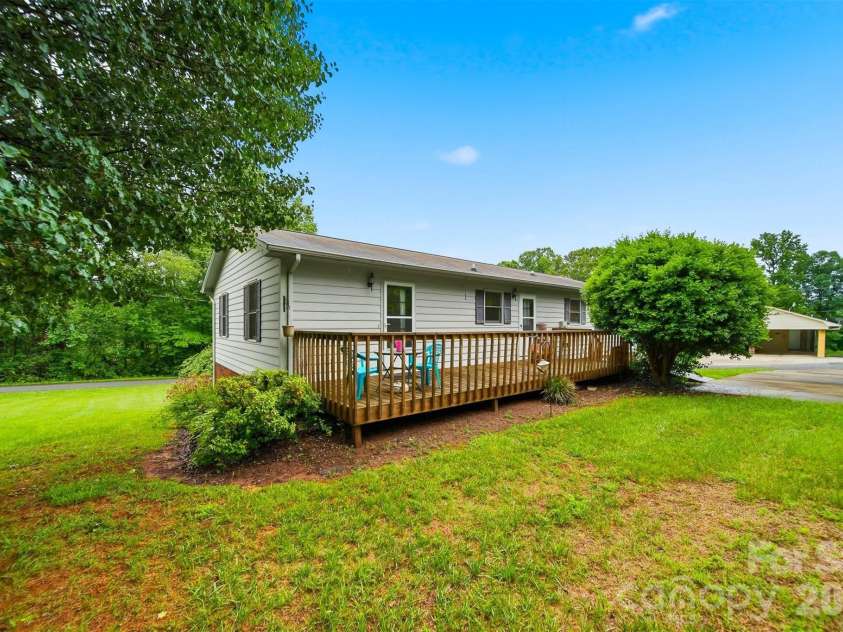 3882 Shadowood Drive, Morganton, NC 28655.  MLS# CAR4344277, YatesRealty ID 27428. 