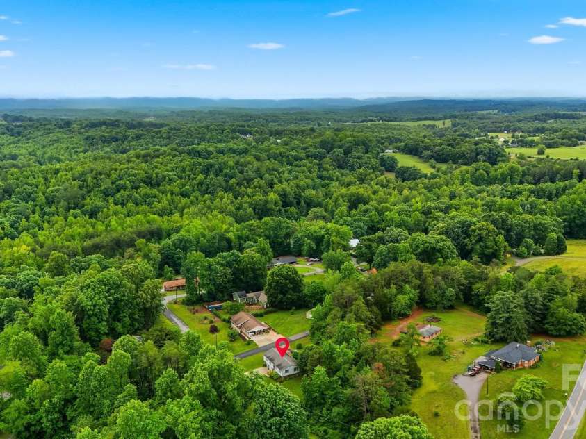 3882 Shadowood Drive, Morganton, NC 28655.  MLS# CAR4344277, YatesRealty ID 27428. 