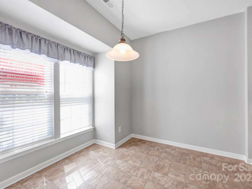 158 Snead Road, Fort Mill, SC 29715.  MLS# CAR4267677, YatesRealty ID 27429. Breakfast Area