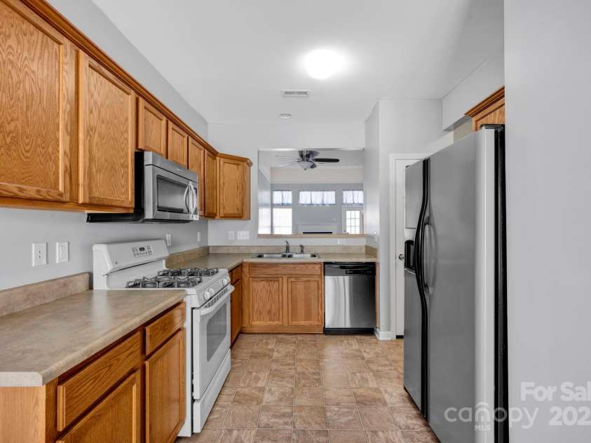 158 Snead Road, Fort Mill, SC 29715.  MLS# CAR4267677, YatesRealty ID 27429. Kitchen