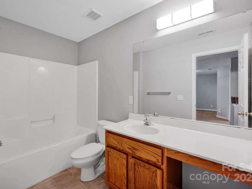 158 Snead Road, Fort Mill, SC 29715.  MLS# CAR4267677, YatesRealty ID 27429. Upstairs Full Bathroom