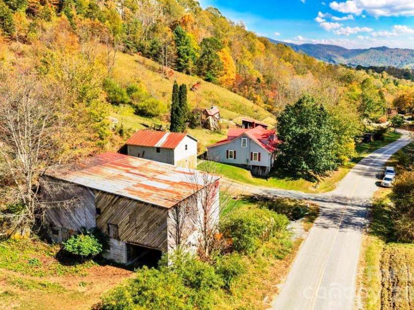 1068 Laurel Branch Road, Vilas, NC 28692.  MLS# CAR4340421, YatesRealty ID 2743. 