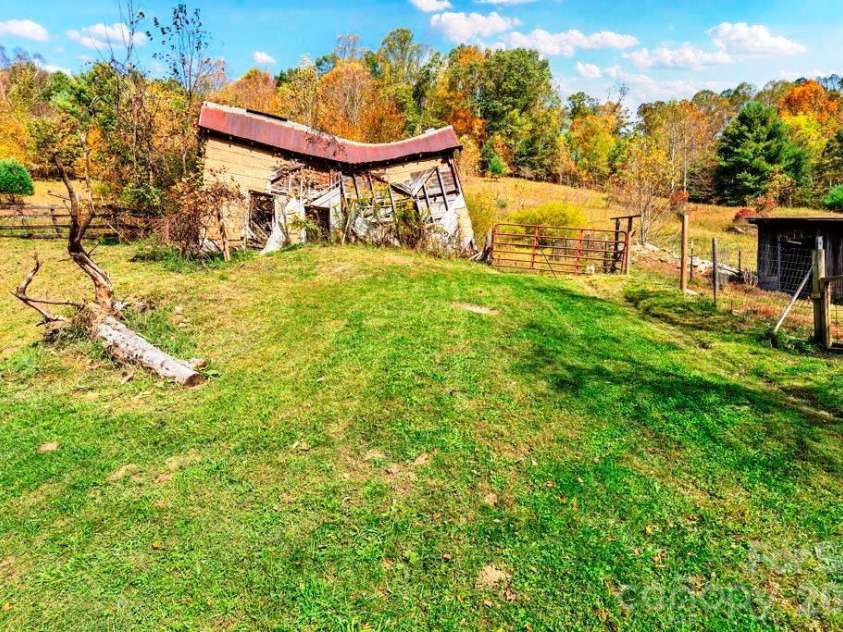 1068 Laurel Branch Road, Vilas, NC 28692.  MLS# CAR4340421, YatesRealty ID 2743. 