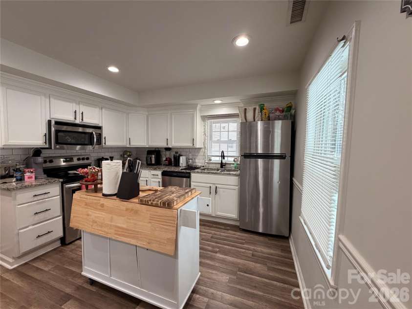 934 Chestnut Street, Gastonia, NC 28054.  MLS# CAR4343850, YatesRealty ID 2743. 