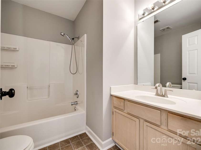 1706 Baylor Drive, Rock Hill, SC 29732.  MLS# CAR4275306, YatesRealty ID 27430. Full Bathroom Upstairs