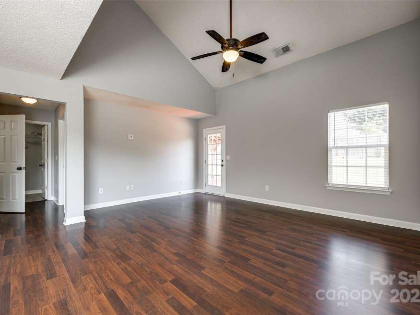 1706 Baylor Drive, Rock Hill, SC 29732.  MLS# CAR4275306, YatesRealty ID 27430. Great Room