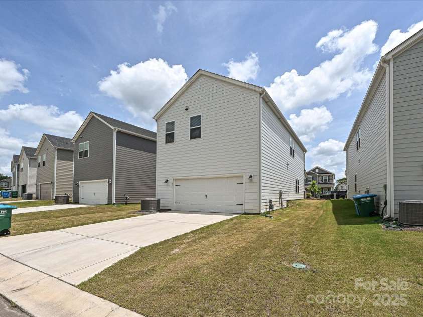 835 Windage Way, Pineville, NC 28134.  MLS# CAR4272413, YatesRealty ID 27432. 