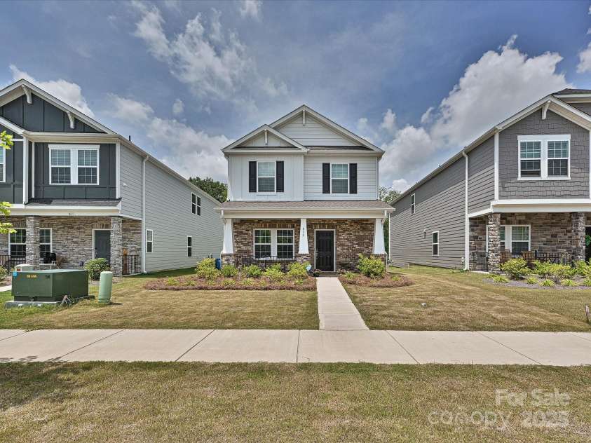 835 Windage Way, Pineville, NC 28134.  MLS# CAR4272413, YatesRealty ID 27432. 